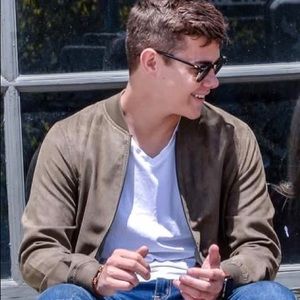 Meet your Posher, Brett